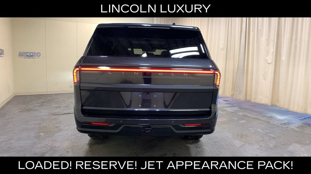 Used 2025 Lincoln Navigator Reserve w/ Jet Appearance Package AWD/4WD image 4