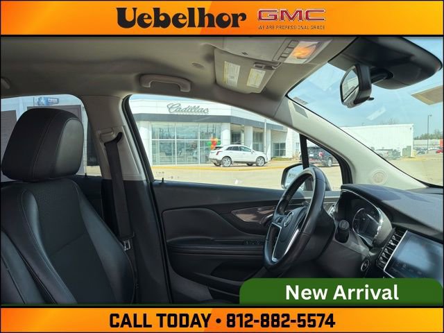 Used 2018 Buick Encore Preferred image 2
