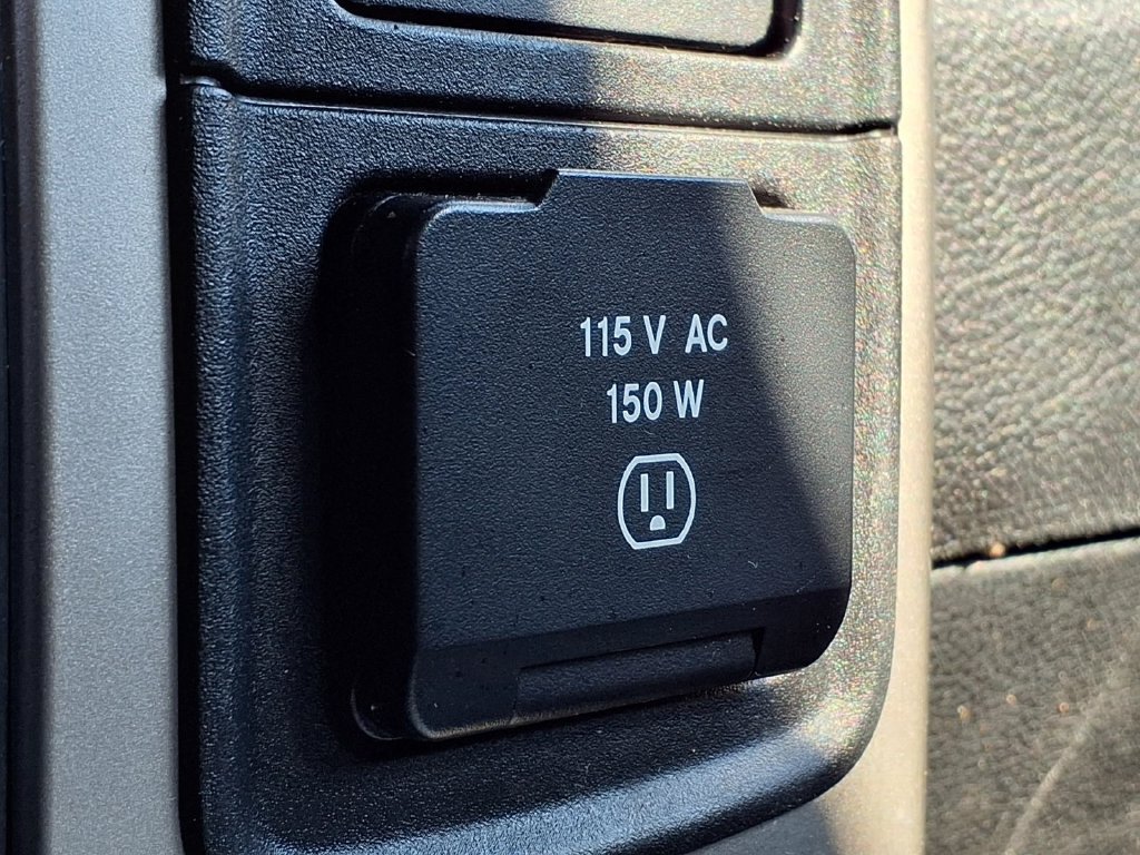 Used 2014 RAM 1500 Outdoorsman AWD/4WD image 21