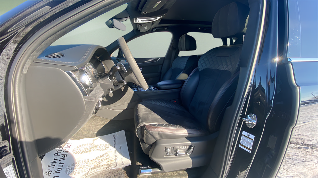 Used 2020 Bentley Bentayga Speed AWD/4WD image 13