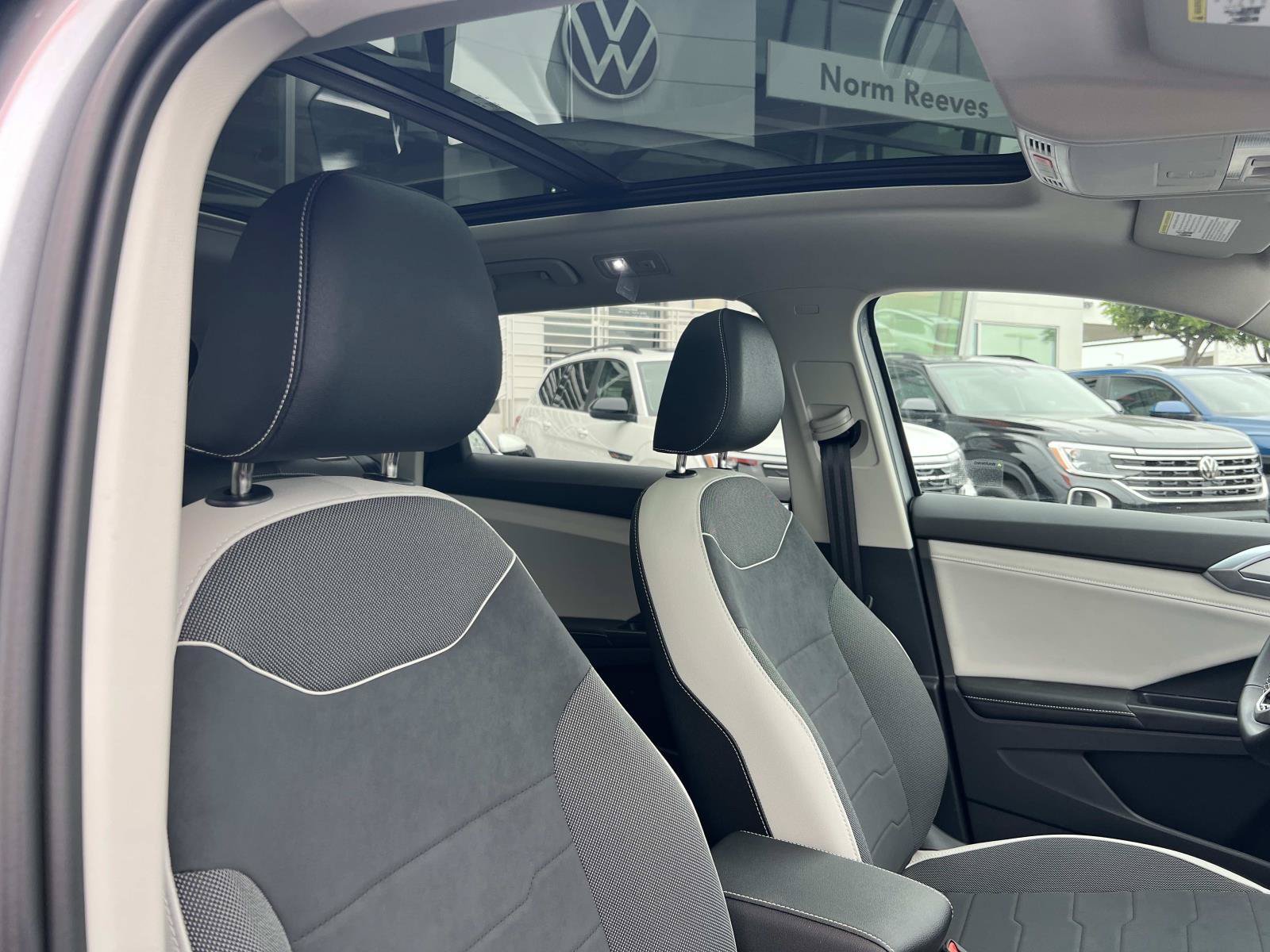 New 2026 Volkswagen Taos SE FWD image 31