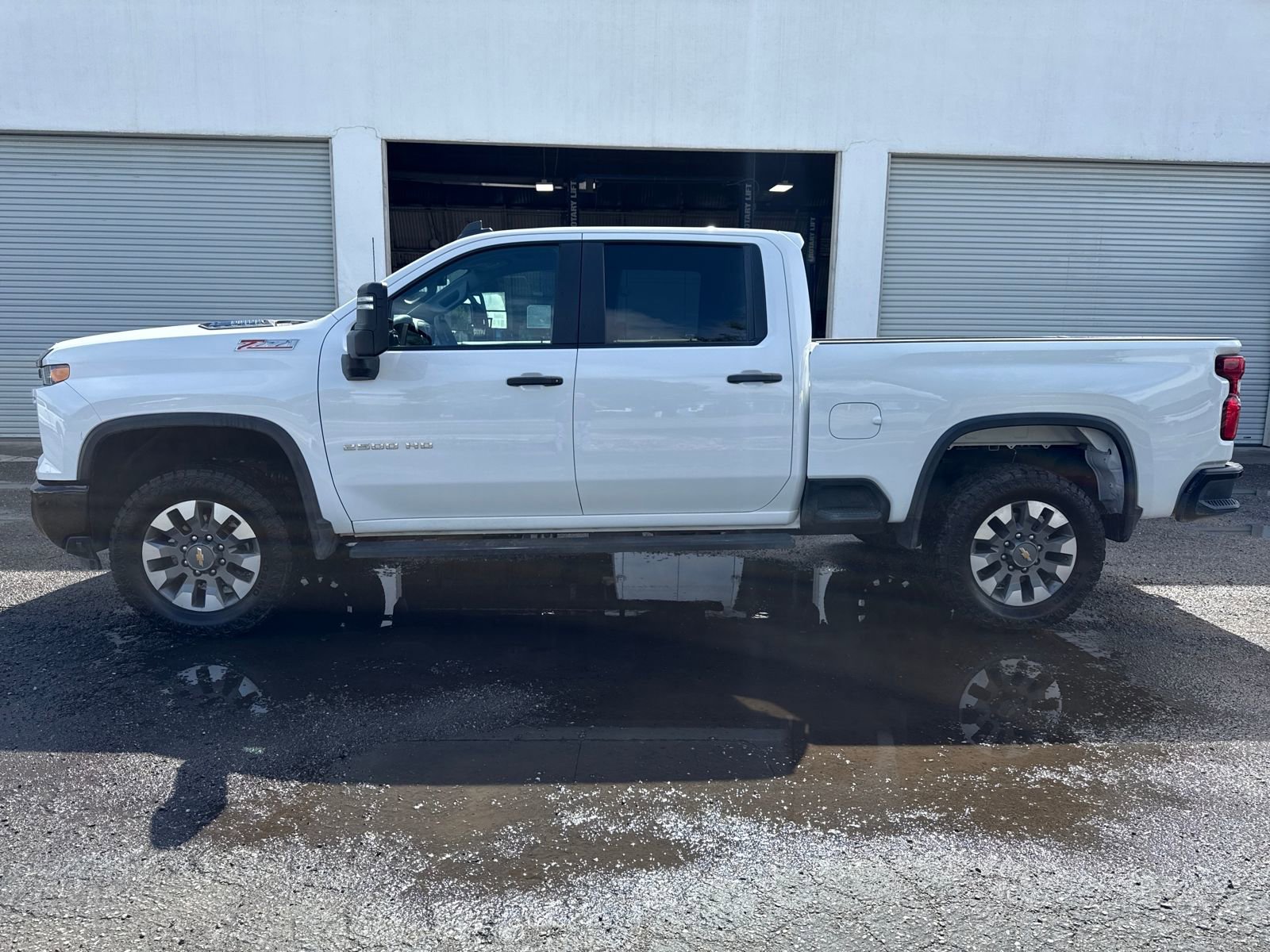Used 2024 Chevrolet Silverado 2500 Custom w/ Custom Value Package AWD/4WD image 2