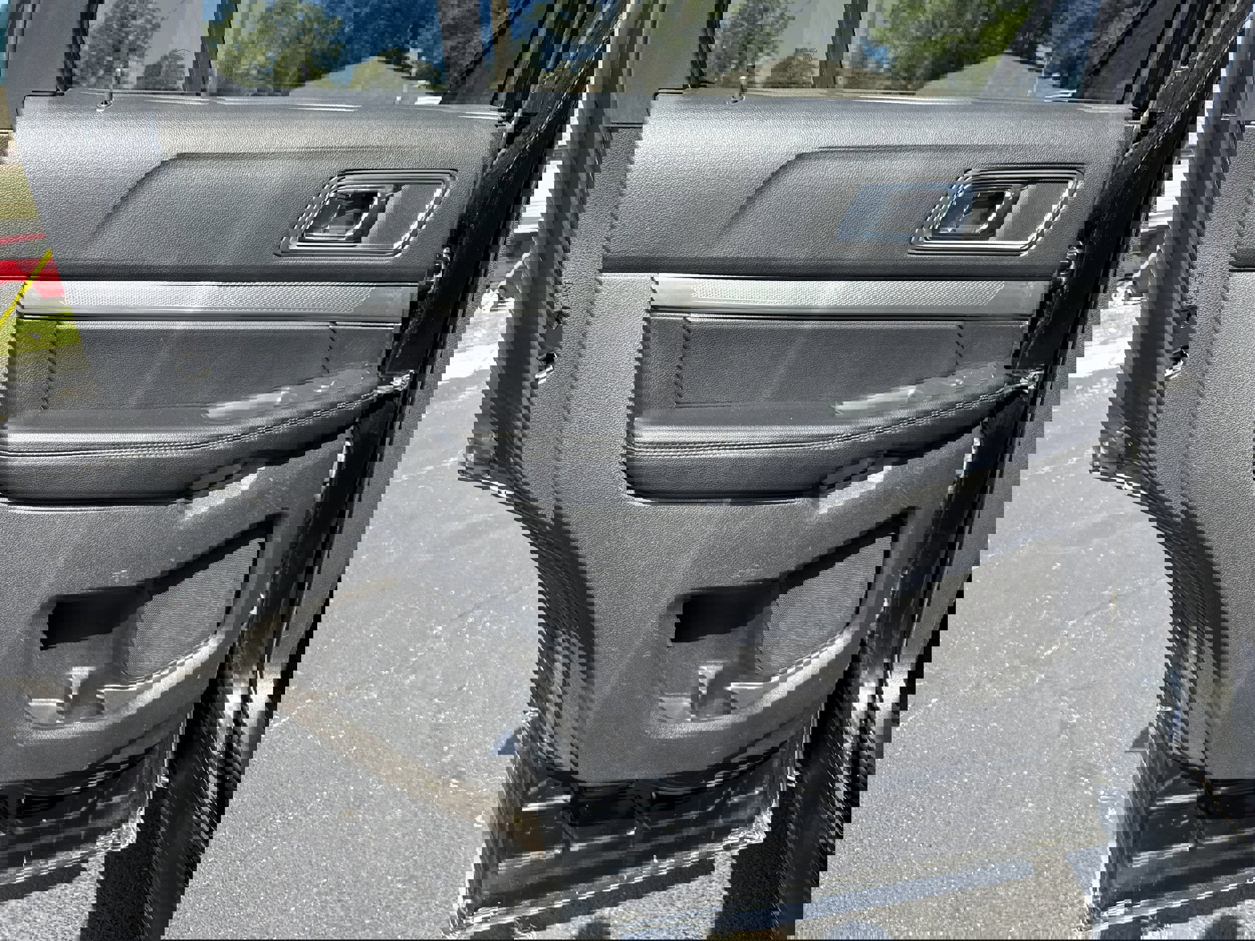 Used 2018 Ford Explorer XLT w/ Equipment Group 202A image 9