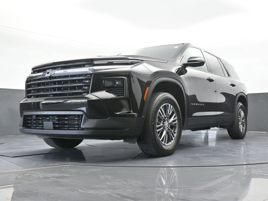 Used 2024 Chevrolet Traverse LS image 63
