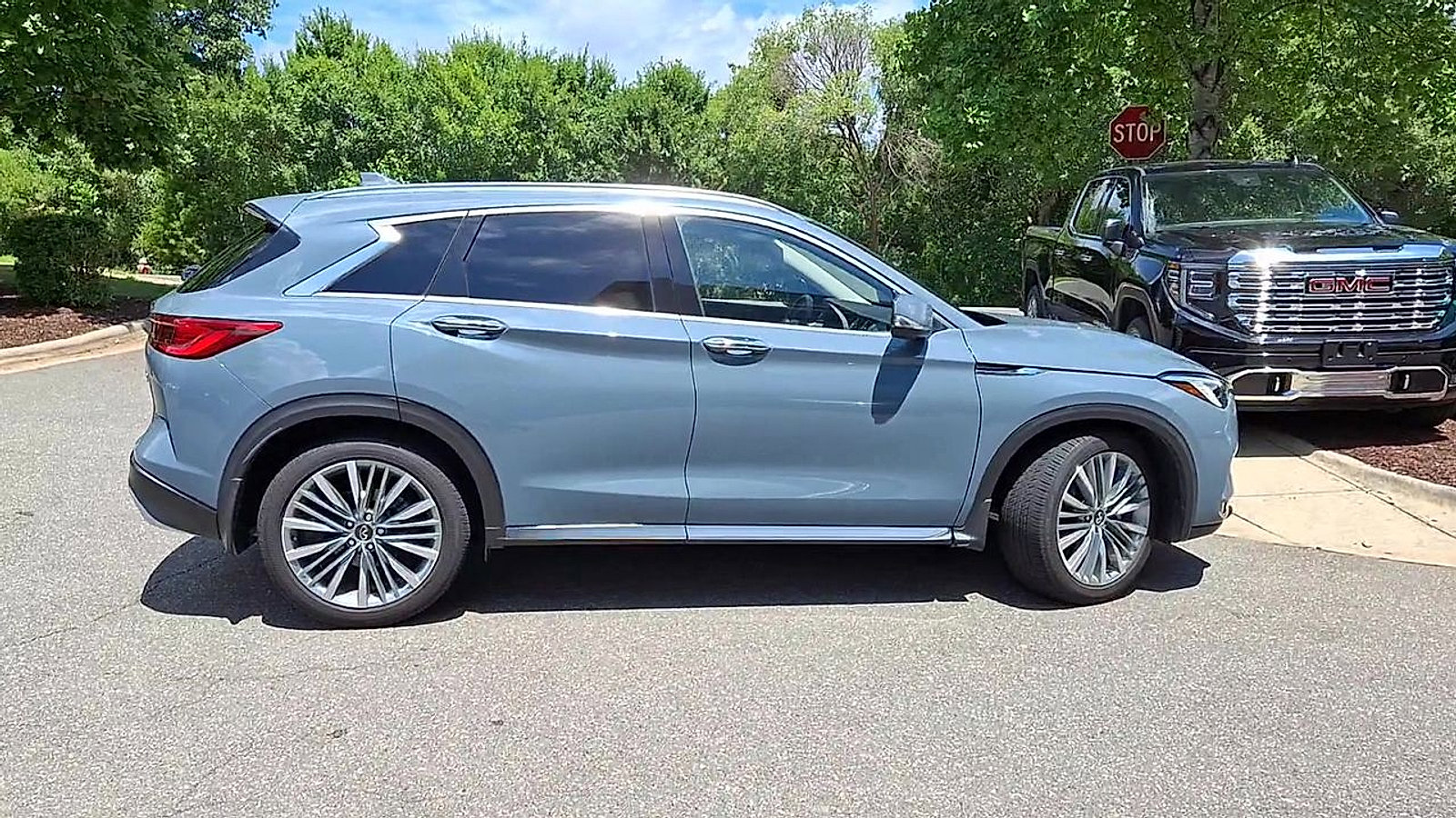 Used 2024 INFINITI QX50 Sensory image 9