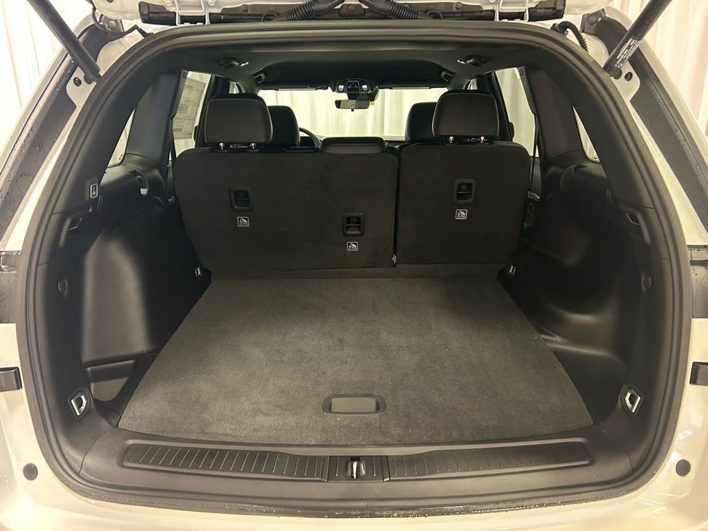 New 2025 Jeep Grand Cherokee Limited w/ Black Appearance Package image 29