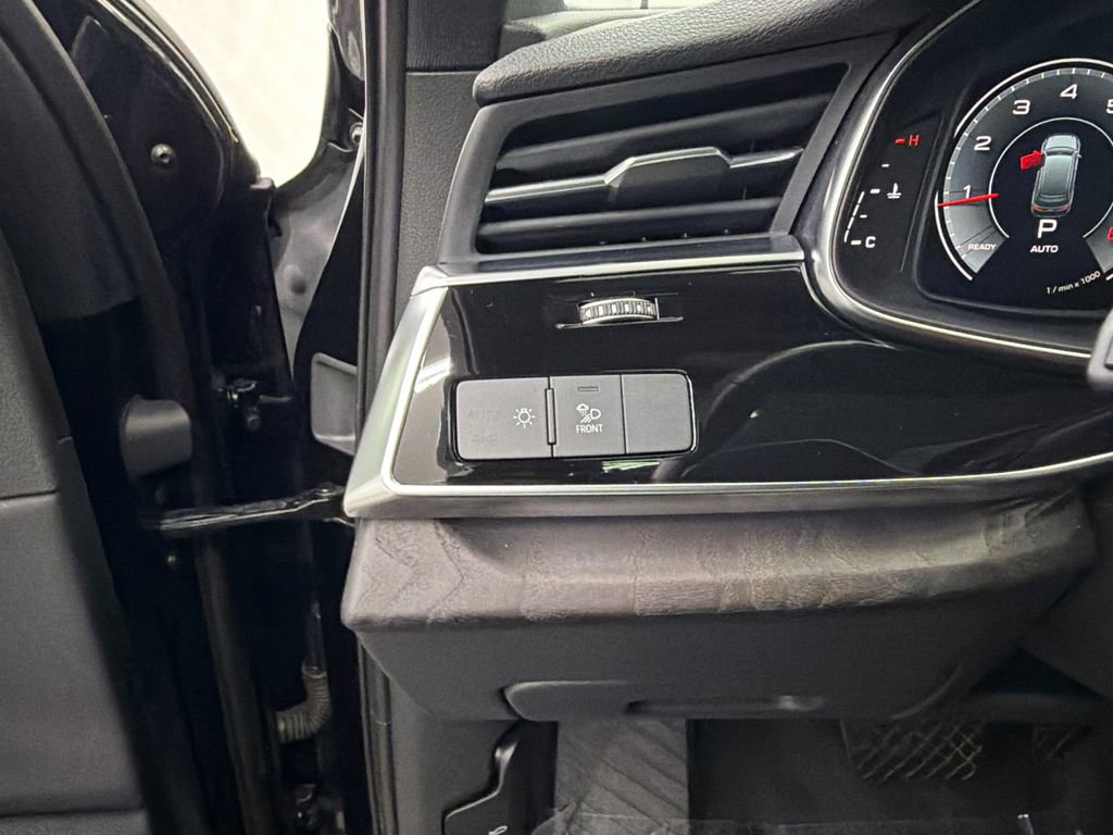 Used 2021 Audi Q7 2.0T Premium w/ Convenience Package image 35