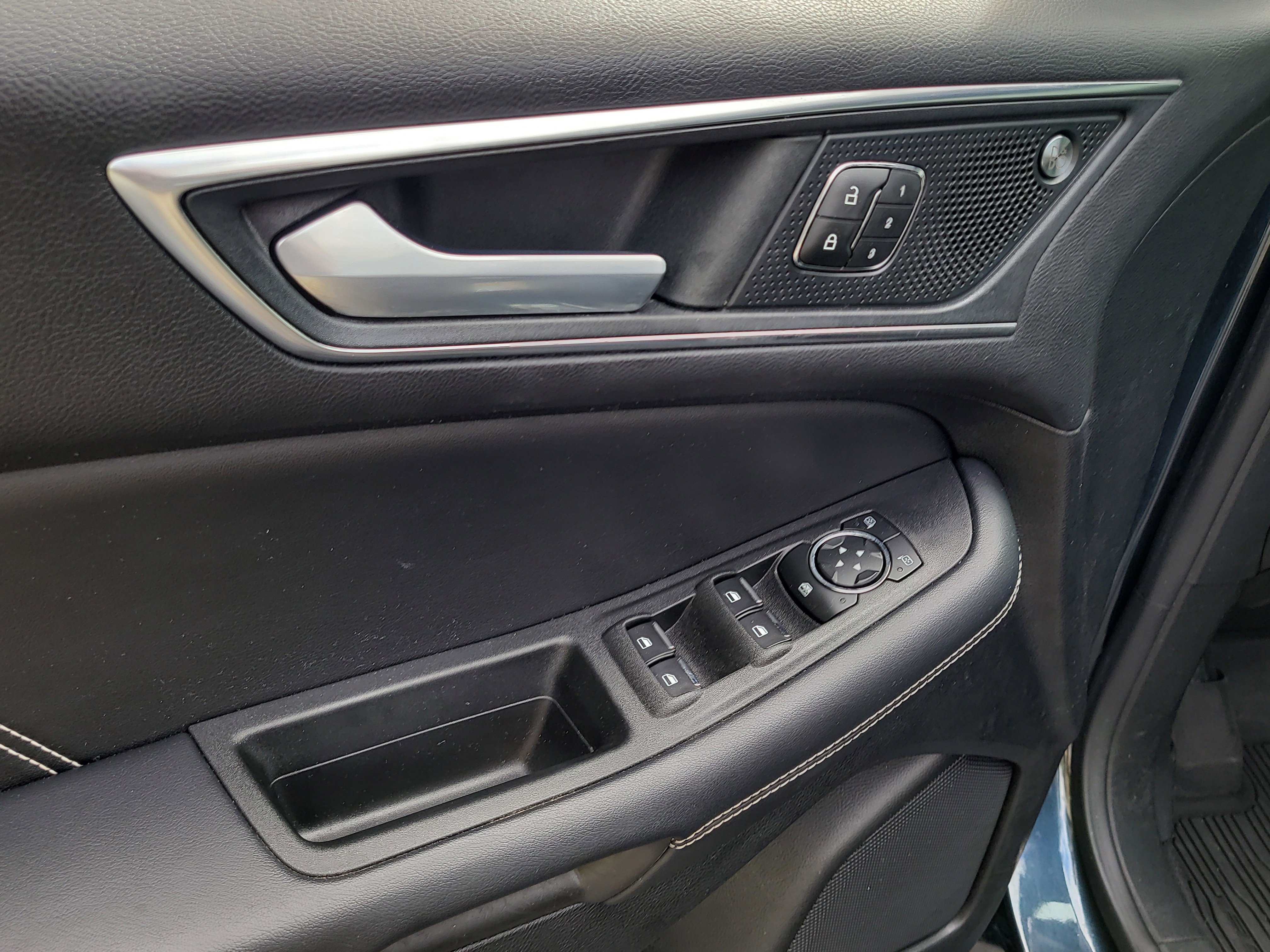 Used 2022 Ford Edge ST AWD/4WD image 19