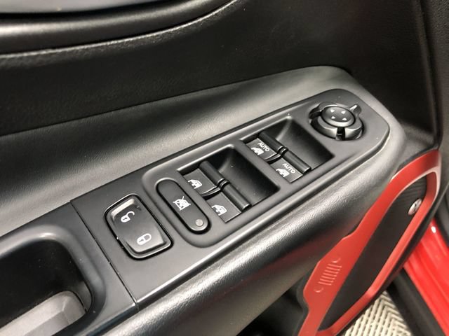 Used 2017 Jeep Renegade Trailhawk w/ Premium Trailhawk Package AWD/4WD image 14