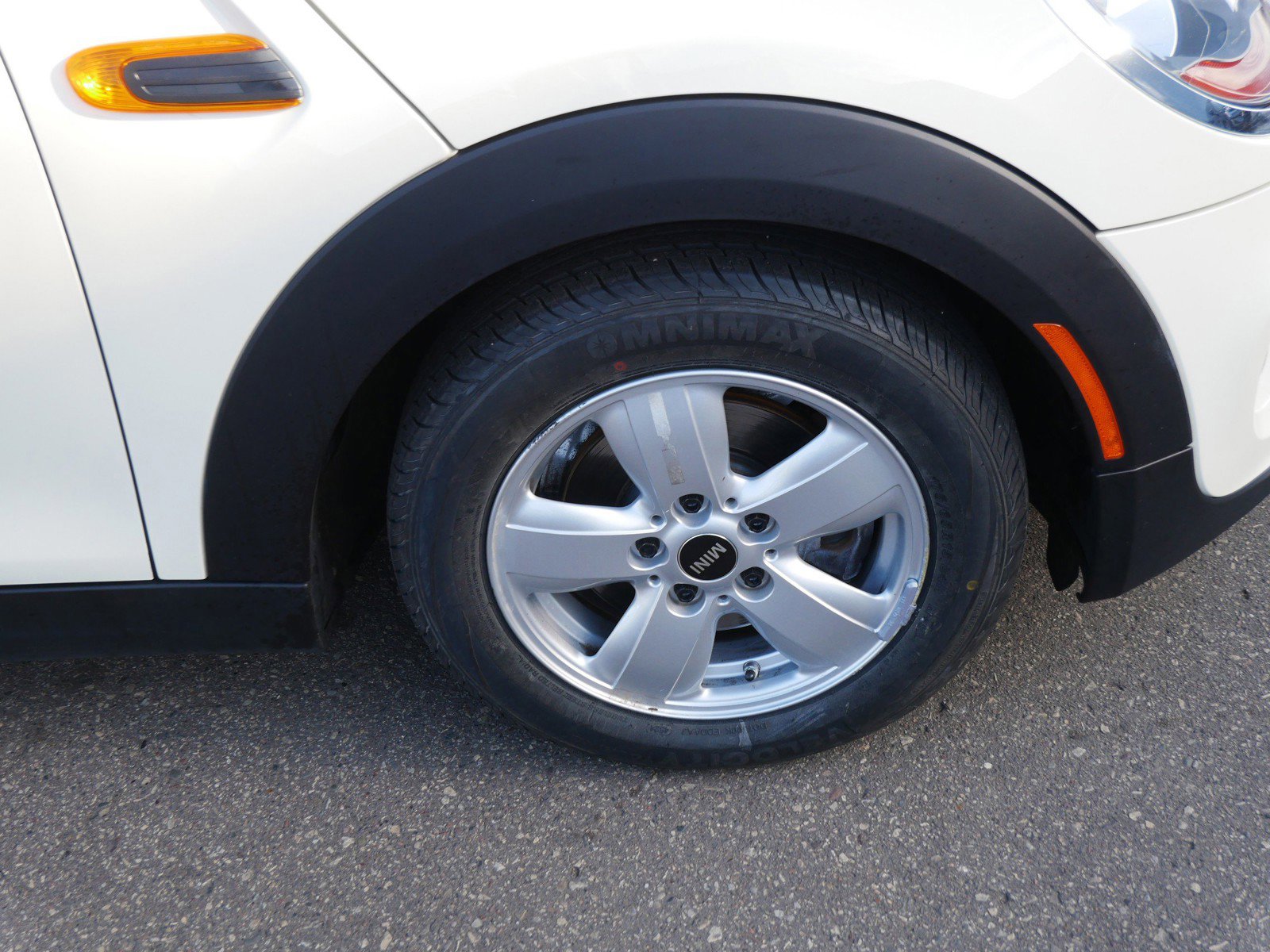 Used 2018 MINI Cooper 4-Door Hardtop image 9