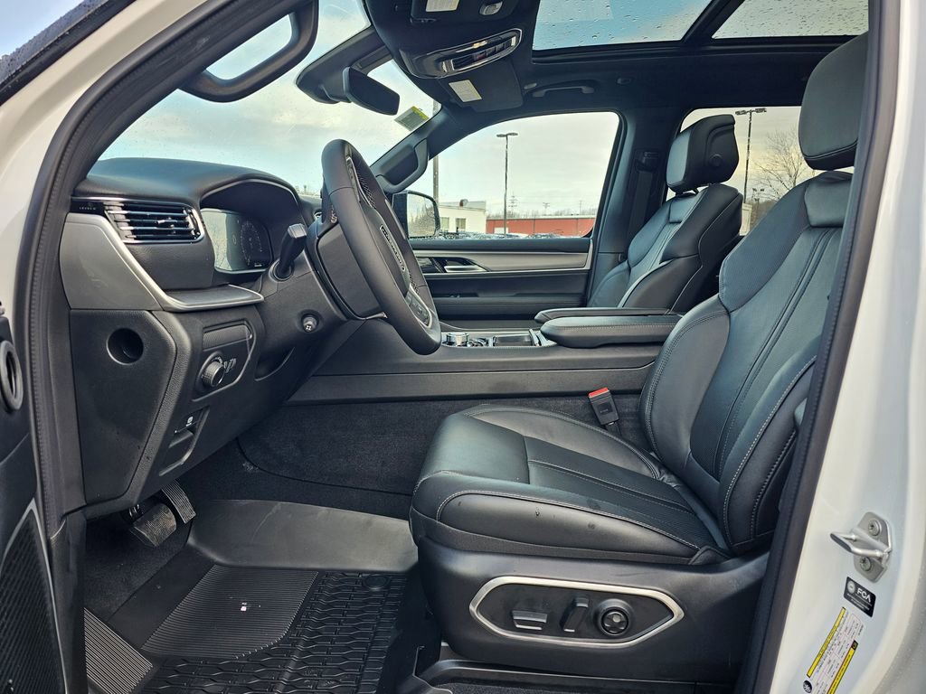 New 2026 Jeep Grand Wagoneer 4WD image 12