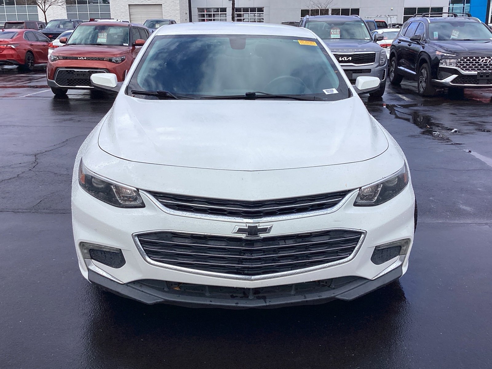 Used 2018 Chevrolet Malibu LT image 2