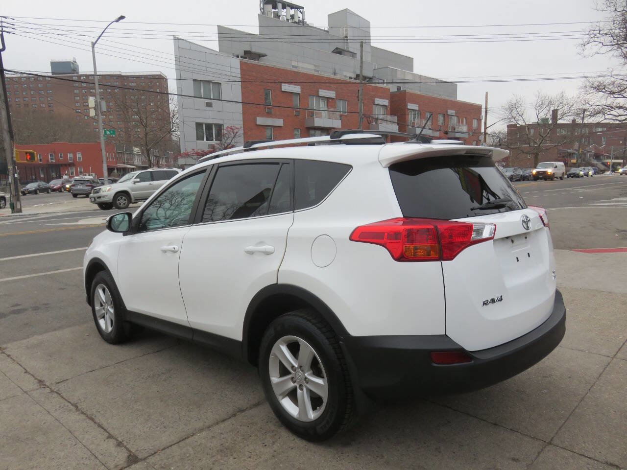 Used 2014 Toyota RAV4 XLE image 5