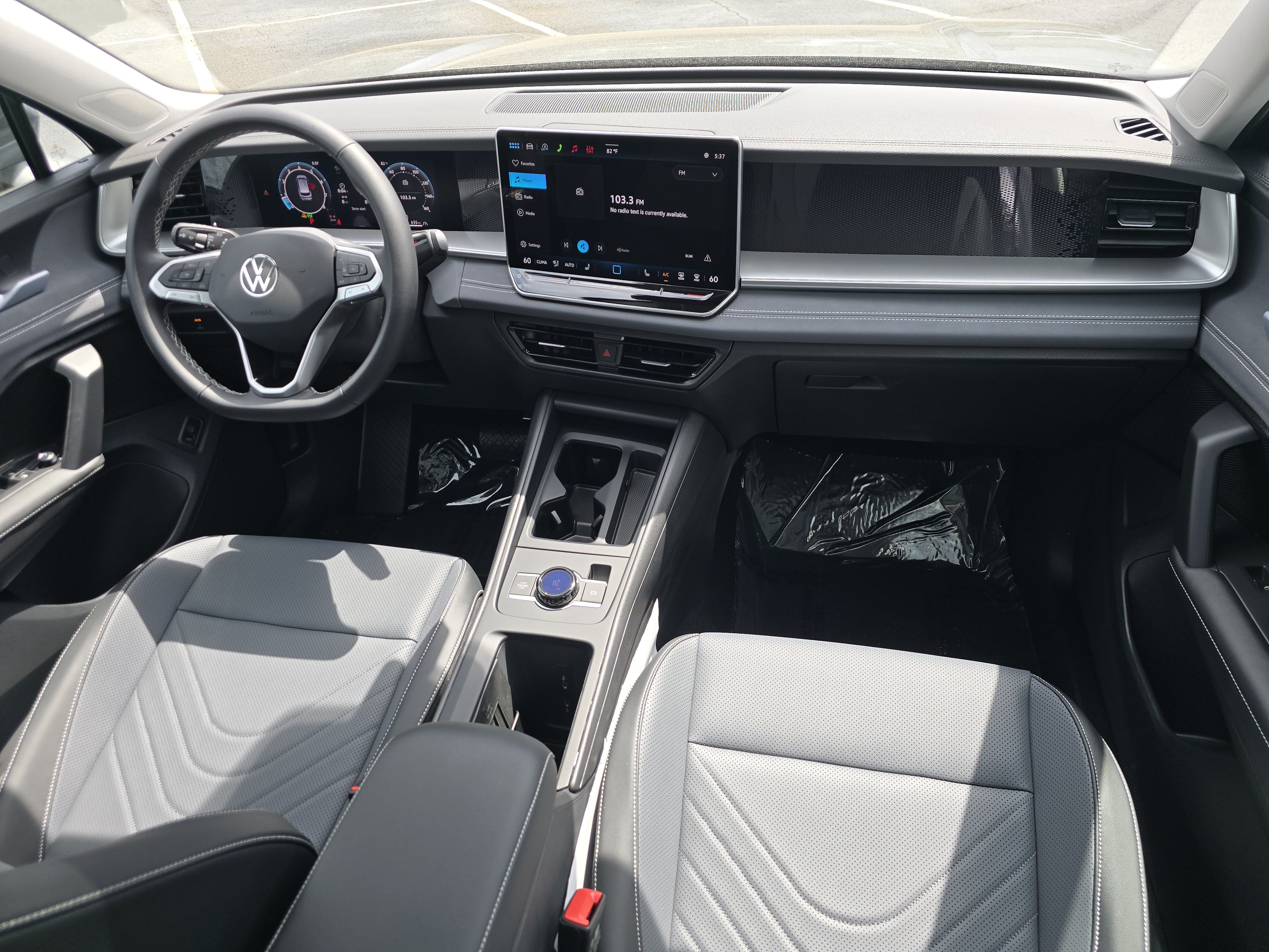 New 2026 Volkswagen Tiguan SE AWD/4WD image 17