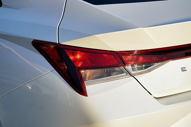 Used 2021 Hyundai Elantra SEL FWD image 8