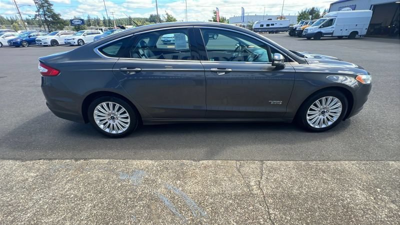 Used 2016 Ford Fusion Energi SE FWD image 4