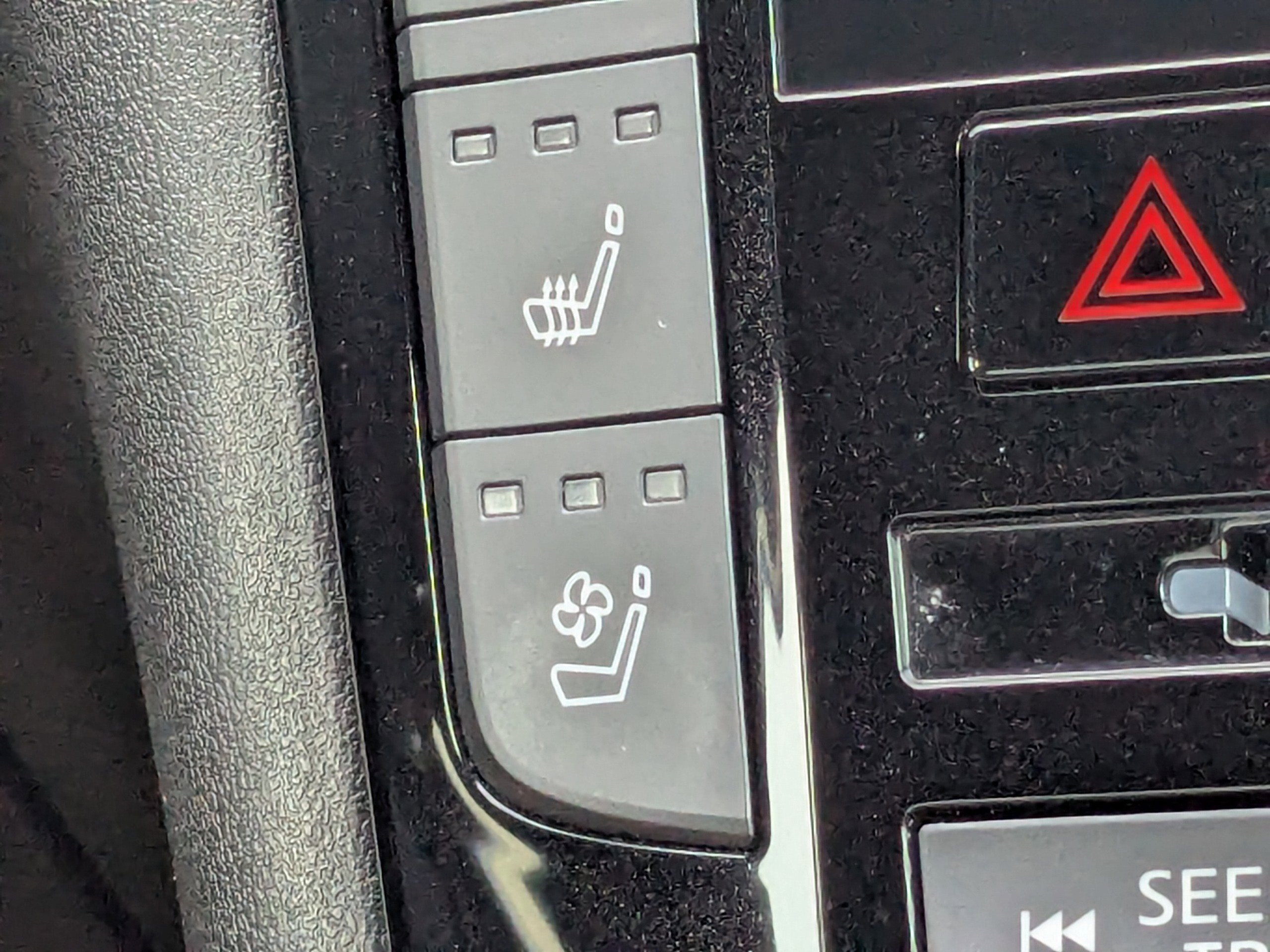 Used 2019 INFINITI QX50 Essential w/ Sensory Package image 26