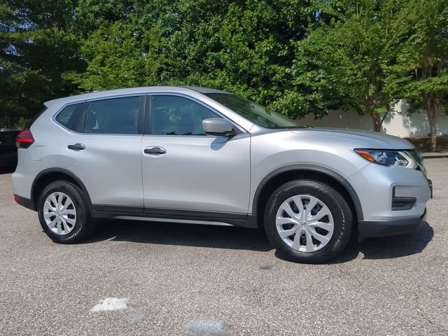 Used 2017 Nissan Rogue S AWD/4WD image 2