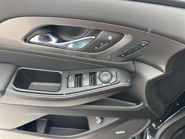 Used 2023 Chevrolet Traverse Premier w/ Redline Edition image 11