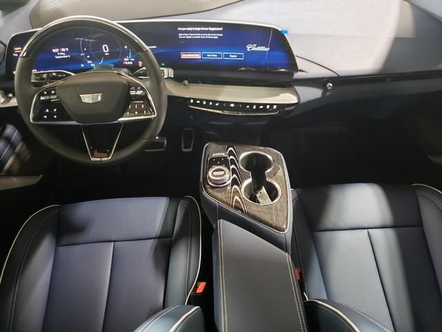 New 2027 Cadillac Optiq Premium Luxury w/ LPO, Floor Liner Package AWD/4WD image 16