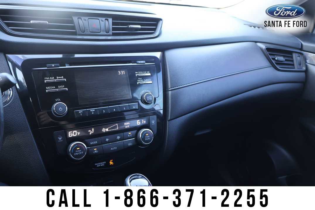 Used 2017 Nissan Rogue SV image 31