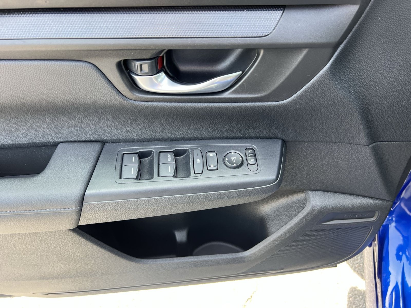 Used 2025 Honda CR-V LX image 14