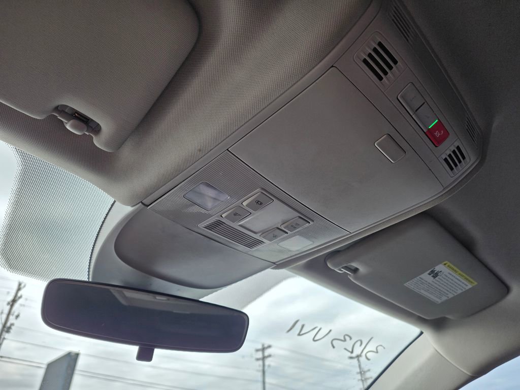 Used 2023 Volkswagen Taos SE image 19