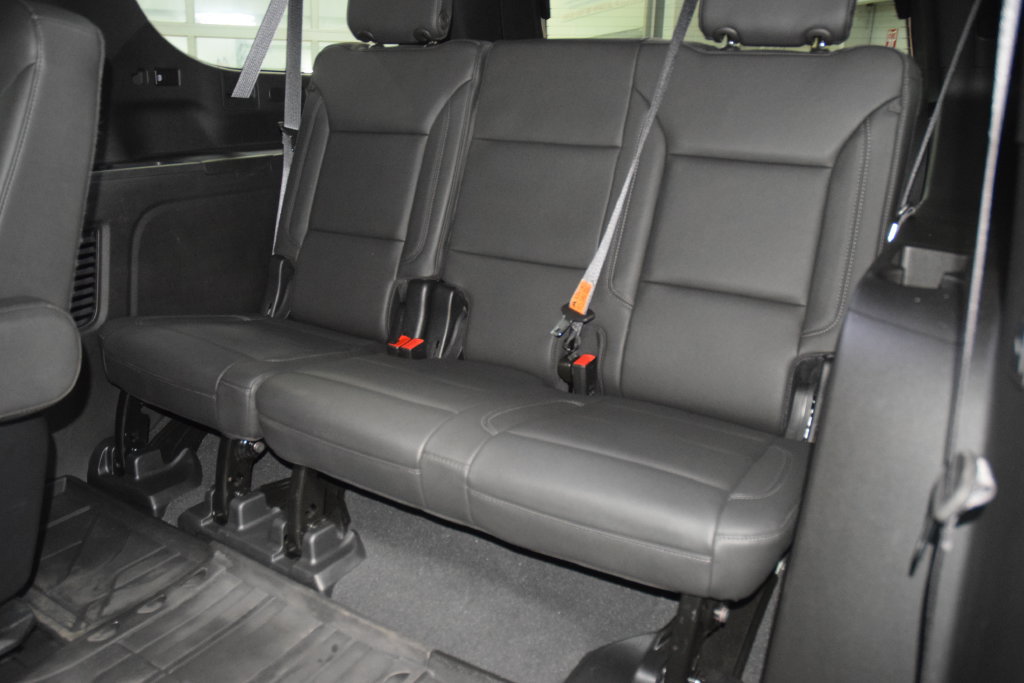 Used 2024 Chevrolet Suburban Z71 w/ Luxury Package AWD/4WD image 44