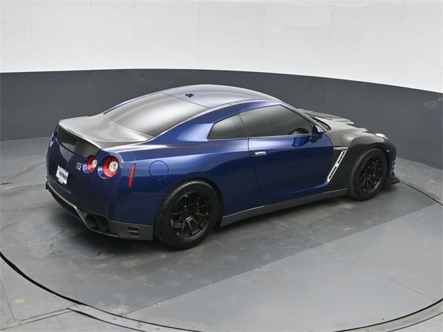 Used 2015 Nissan GT-R Black Edition image 30