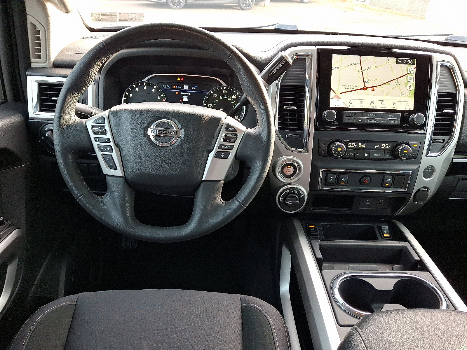 Used 2021 Nissan Titan SV w/ SV Convenience Package image 10