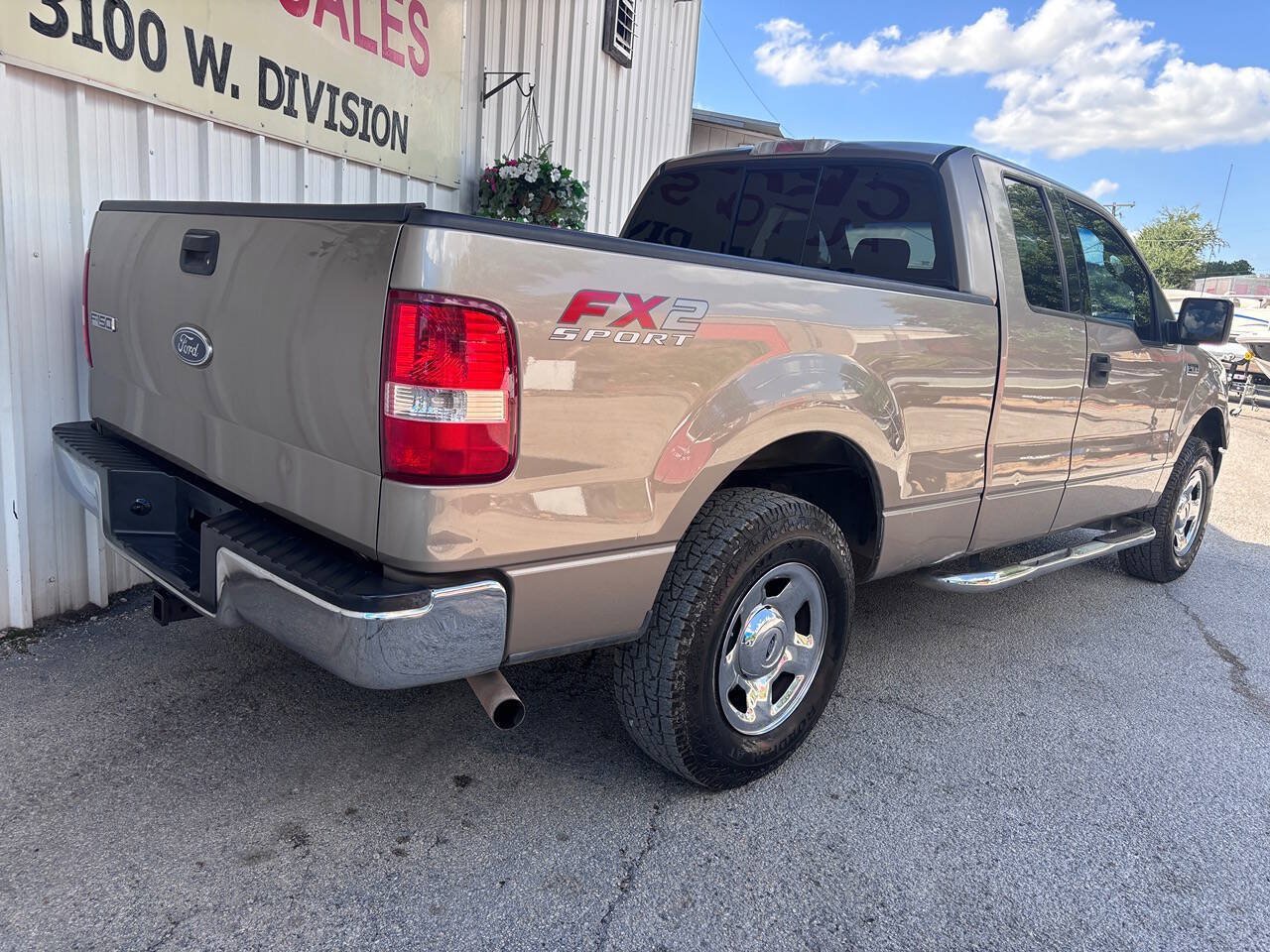 Used 2004 Ford F150 XLT RWD image 2