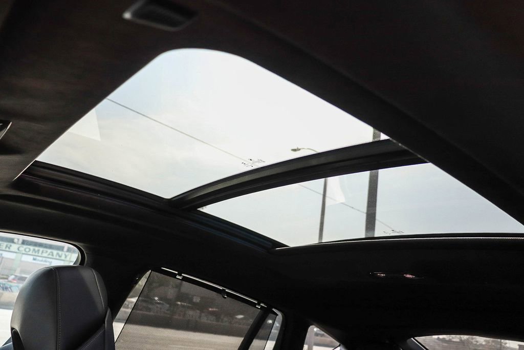 Used 2022 BMW X6 M AWD/4WD image 26