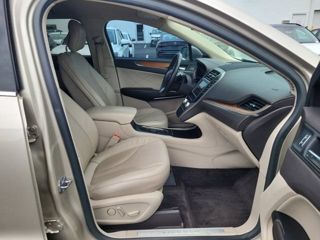Used 2017 Lincoln MKC Select w/ Select Plus Package FWD image 8