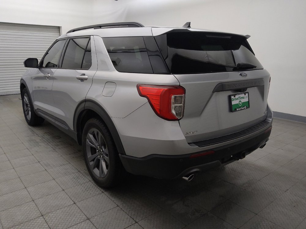 Used 2021 Ford Explorer XLT w/ Equipment Group 202A AWD/4WD image 5