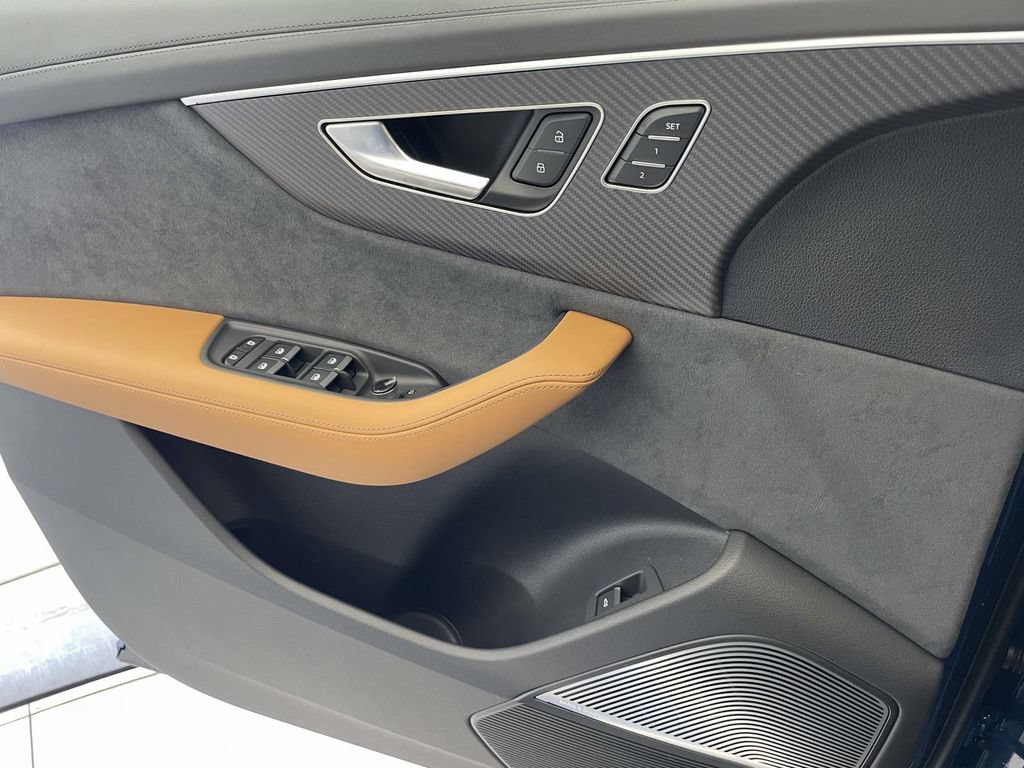 New 2027 Audi RS Q8 performance AWD/4WD image 34