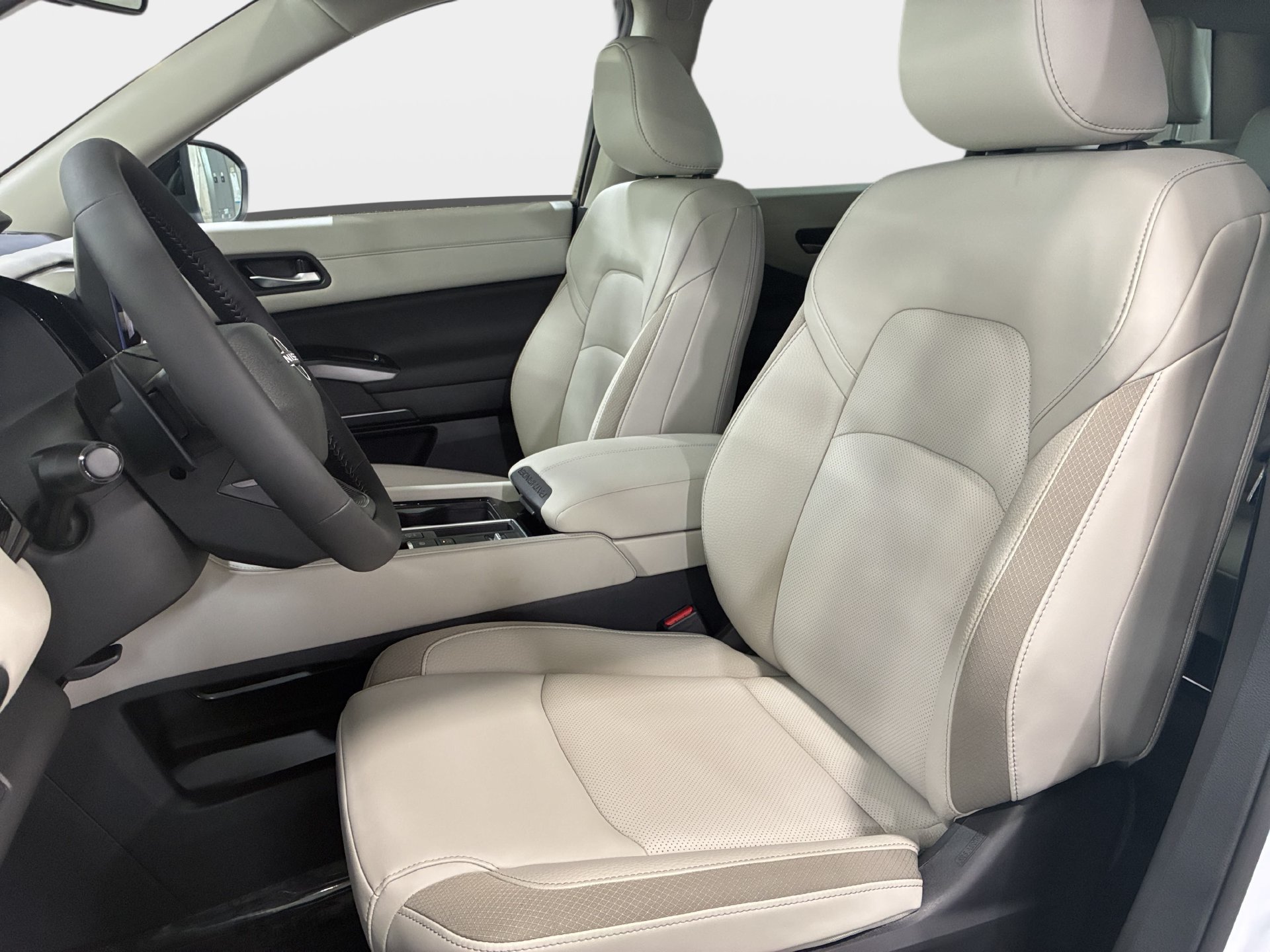 New 2026 Nissan Pathfinder SL FWD image 15