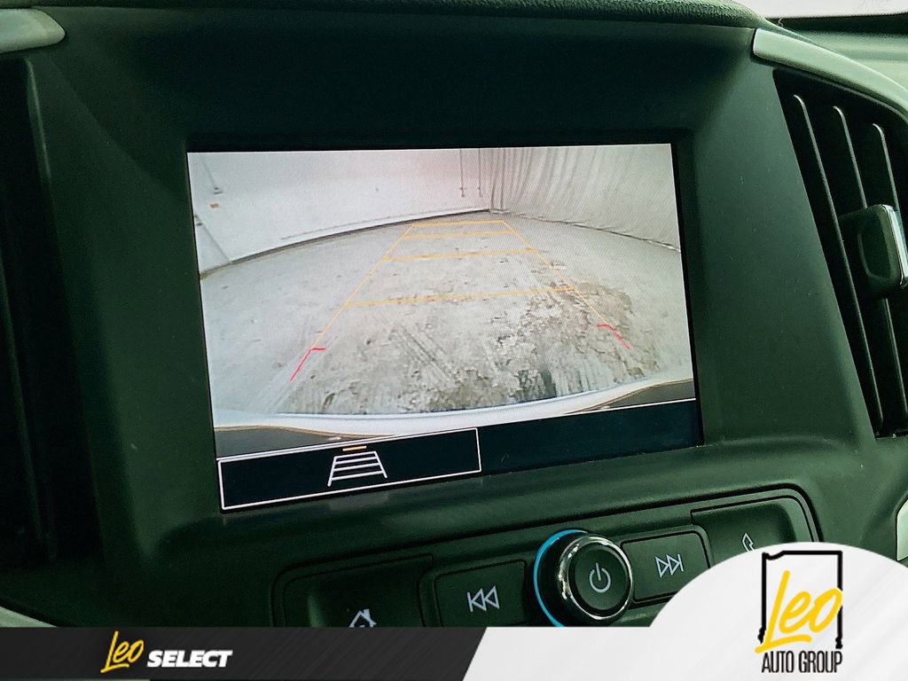 Used 2024 GMC Terrain SLE w/ Driver Convenience Package image 13