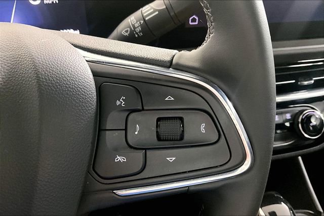 Used 2025 Buick Envista Sport Touring image 19
