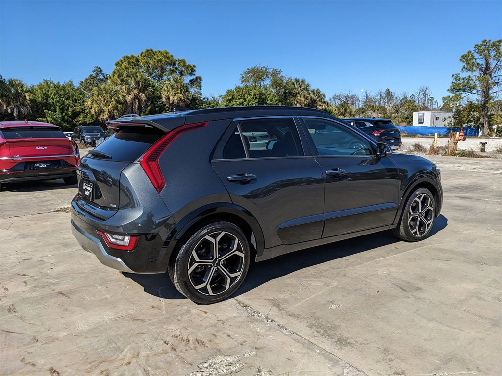 Certified 2023 Kia Niro SX Touring image 9