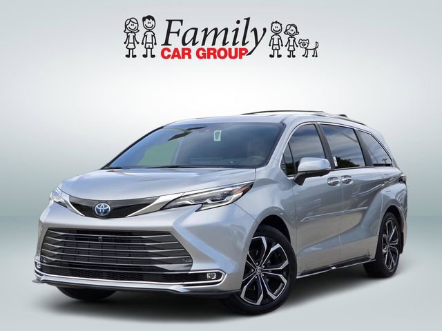 Used 2025 Toyota Sienna Platinum image 1