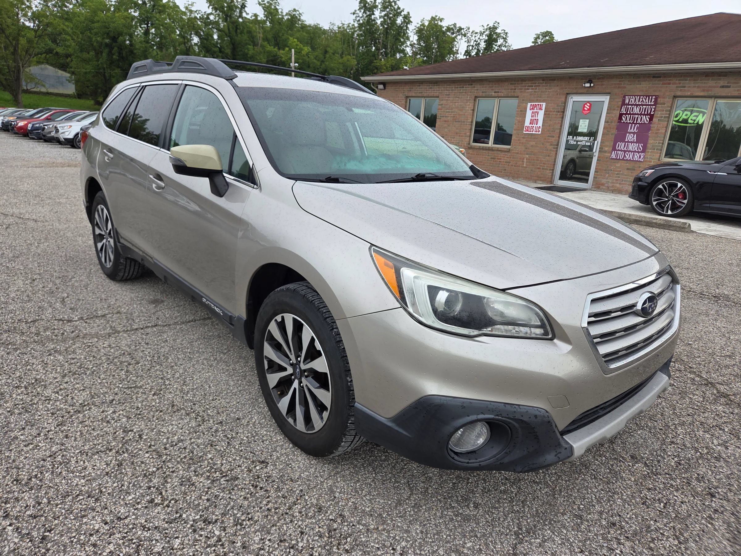 Used 2016 Subaru Outback 2.5i Limited AWD/4WD image 3