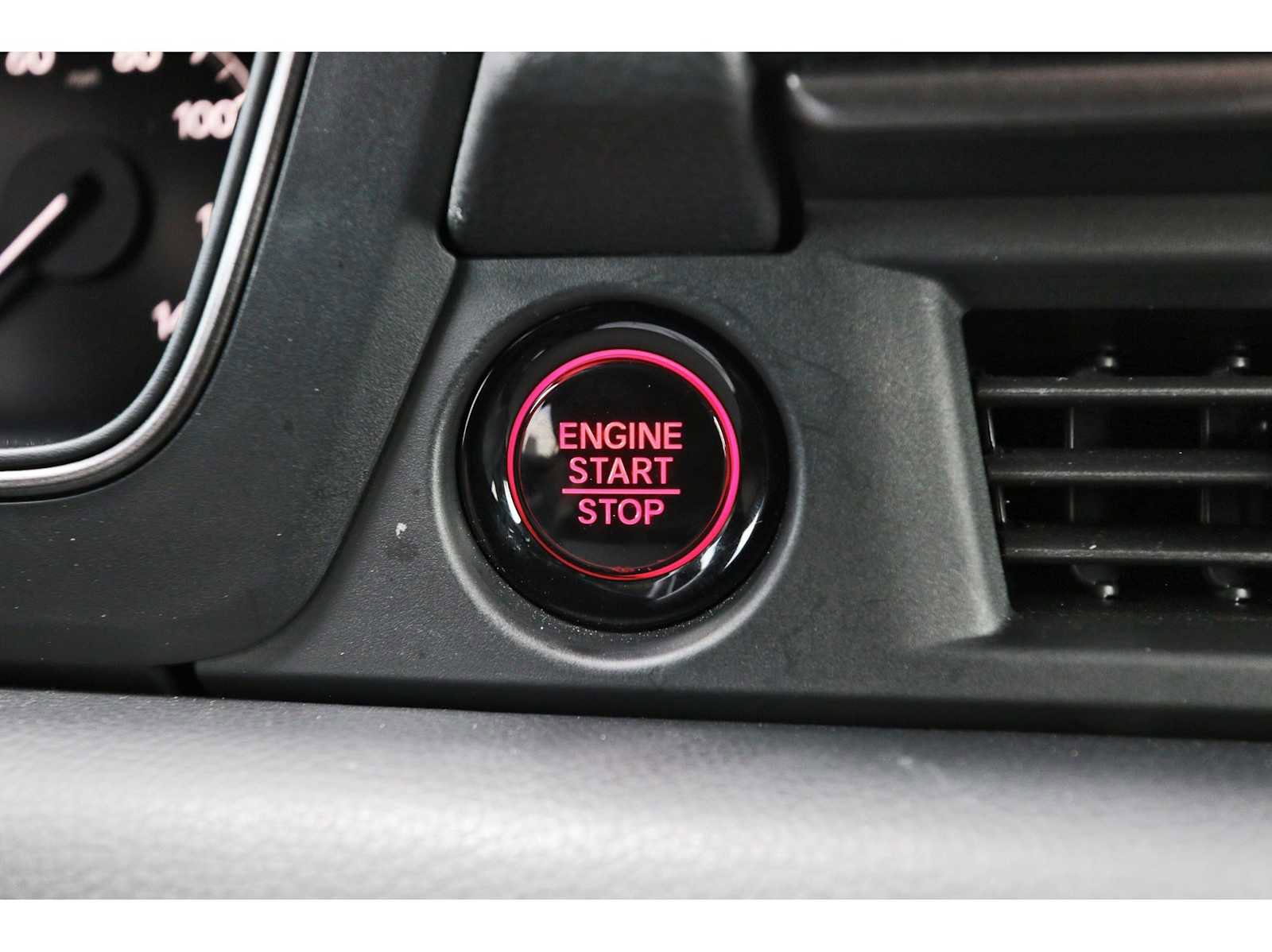 Used 2025 Honda Pilot TrailSport image 28