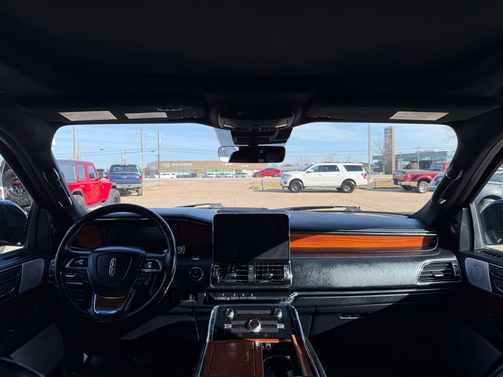 Used 2018 Lincoln Navigator L Reserve w/ Technology Package image 25