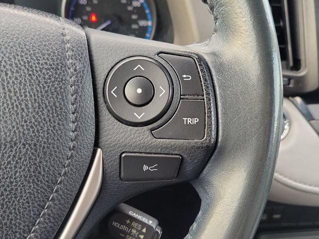Used 2018 Toyota RAV4 XLE FWD image 23