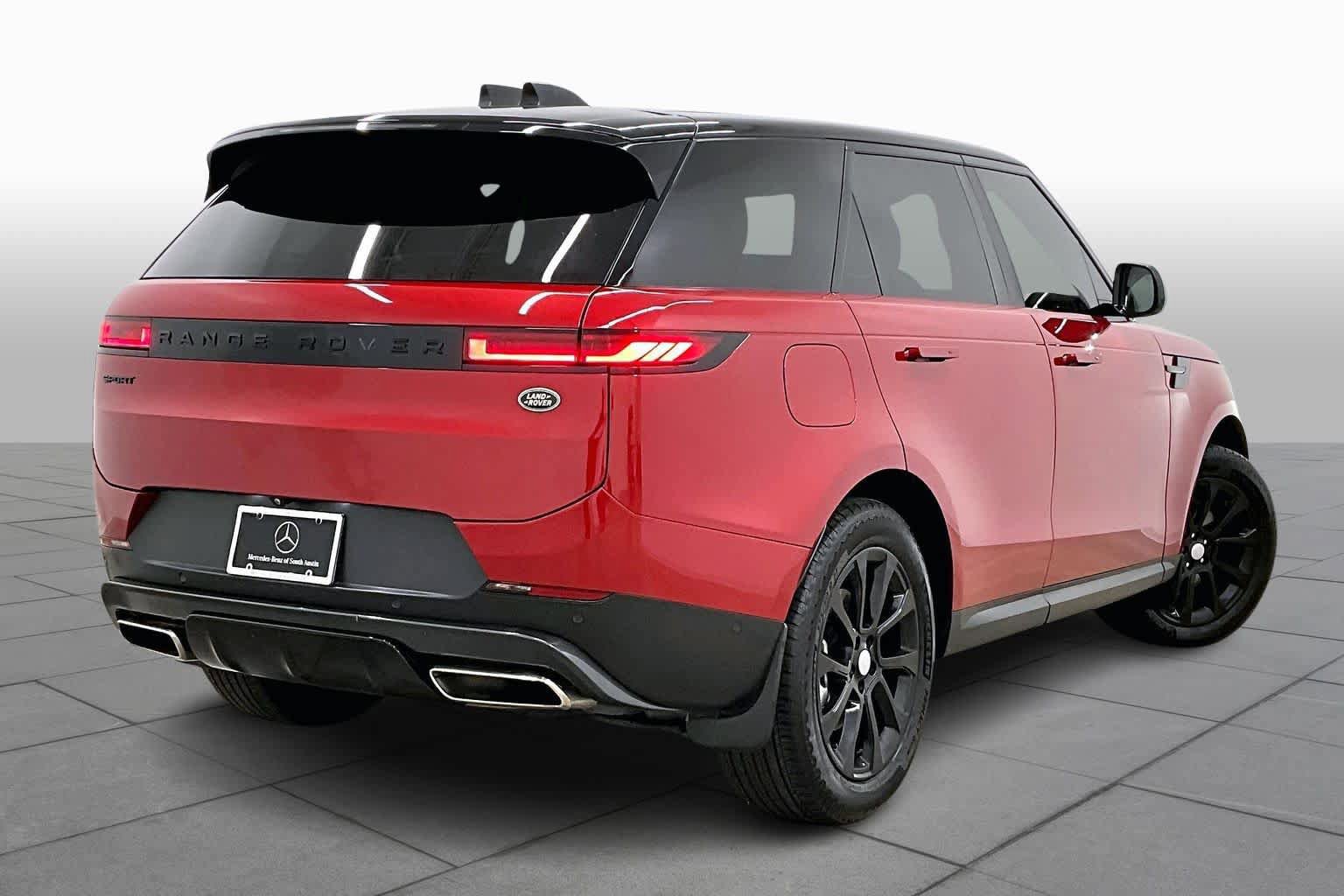 Used 2023 Land Rover Range Rover Sport SE AWD/4WD image 13