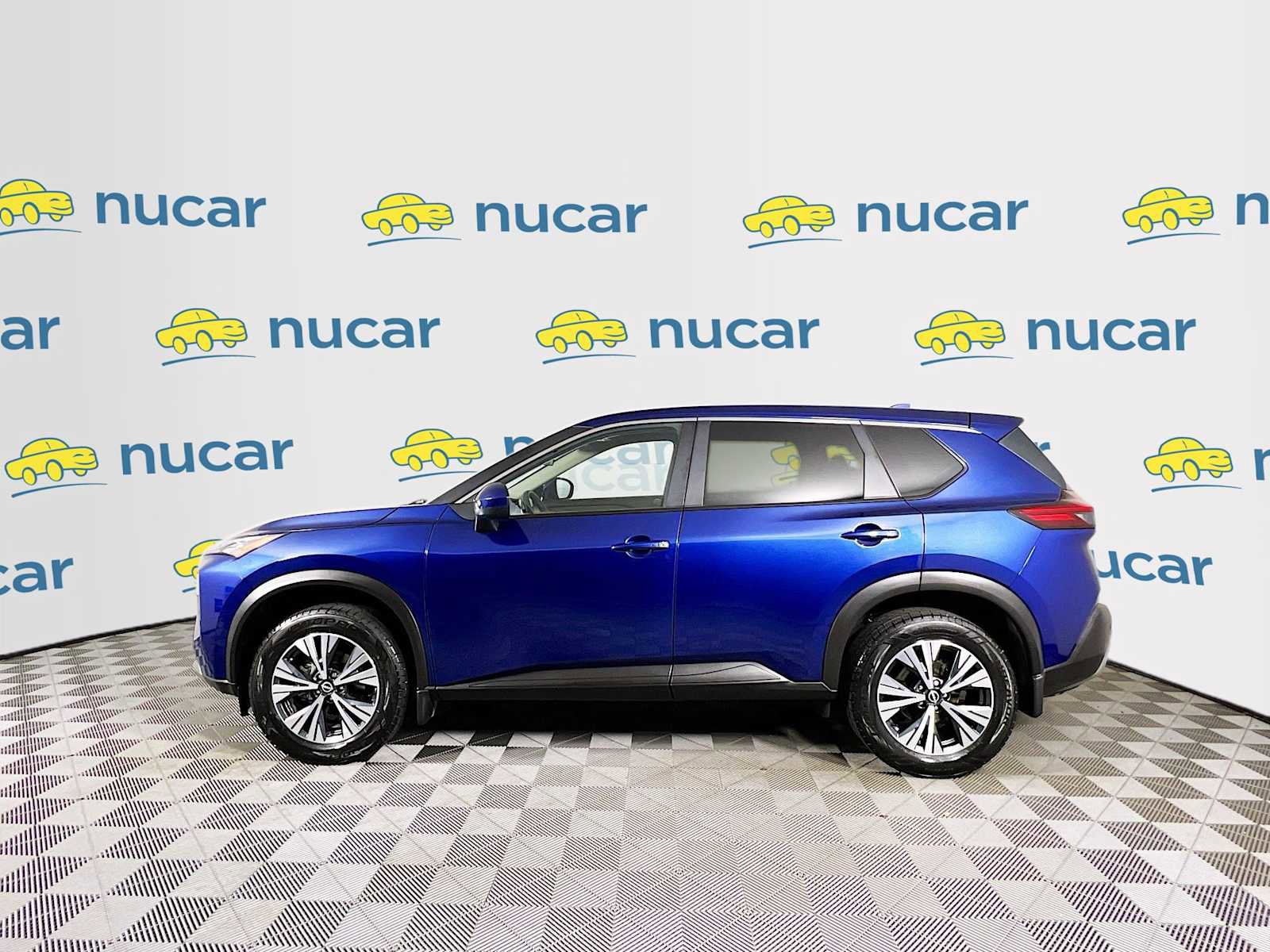 Used 2023 Nissan Rogue SV image 4