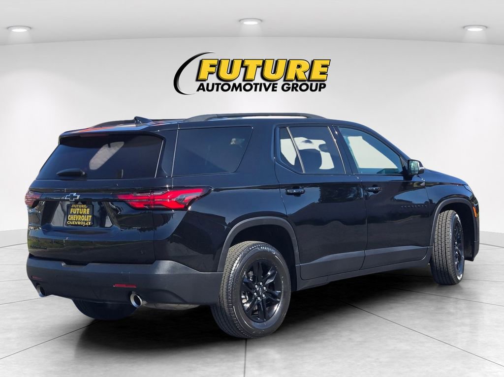 Used 2023 Chevrolet Traverse LT w/ Midnight/Sport Edition image 4