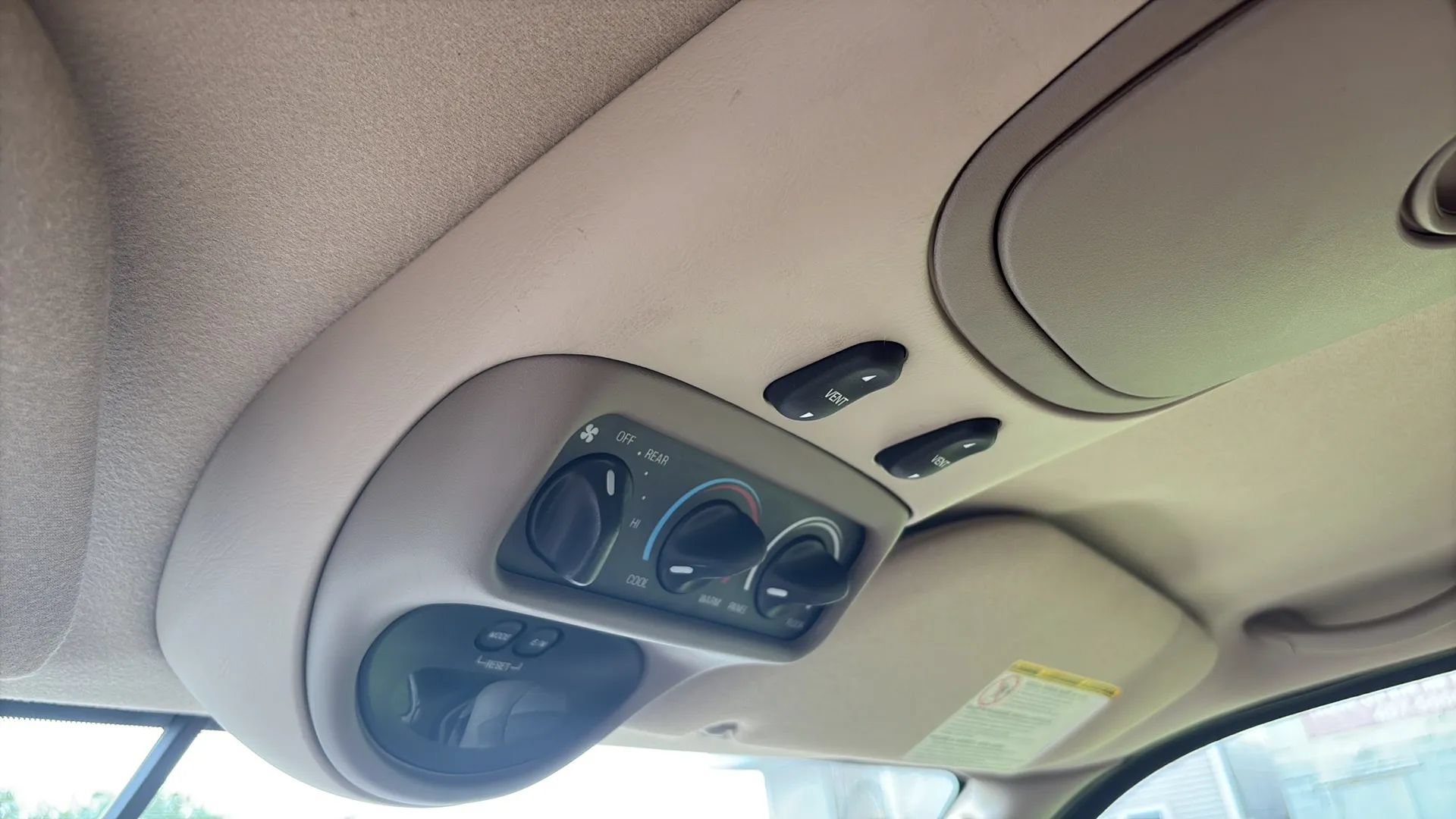 Used 2005 Ford Excursion Limited AWD/4WD image 25
