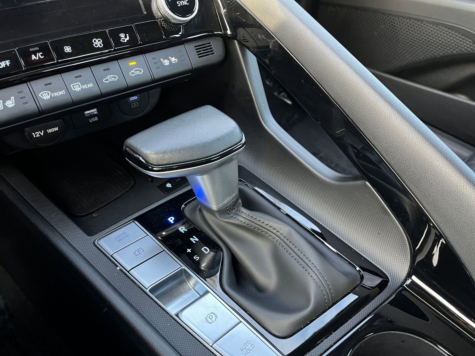 Used 2025 Hyundai Elantra Limited image 41