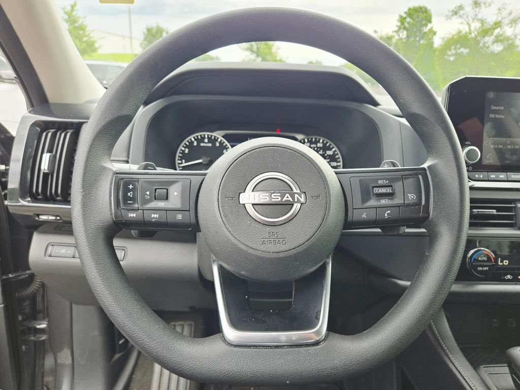 Used 2024 Nissan Pathfinder S FWD image 12